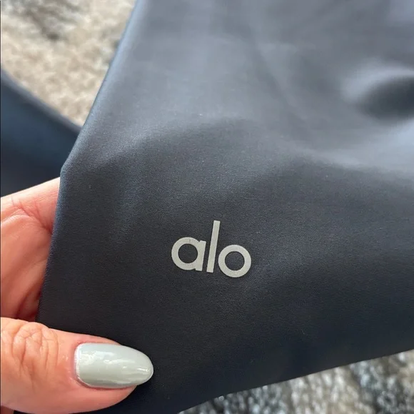 like NEW ALO Yoga airlift Charcoal Leggings Sz XS - Picture 2 of 6
